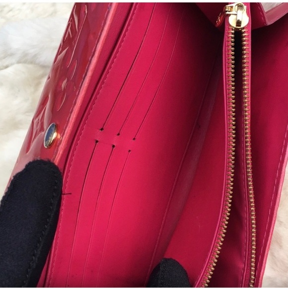 LOUIS VUITTON SARAH WALLET - no chain - Picture 7 of 15